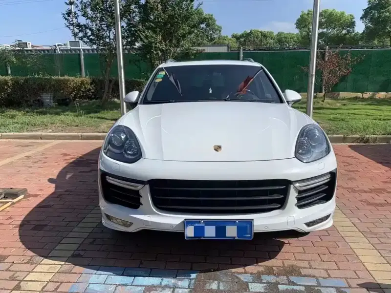 Porsche Cayenne, 2015