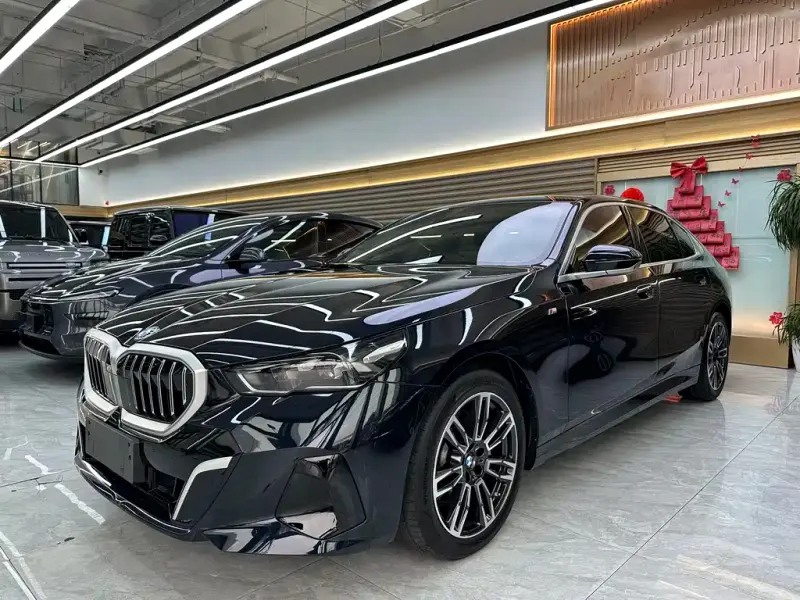 BMW 5 Series, 2025