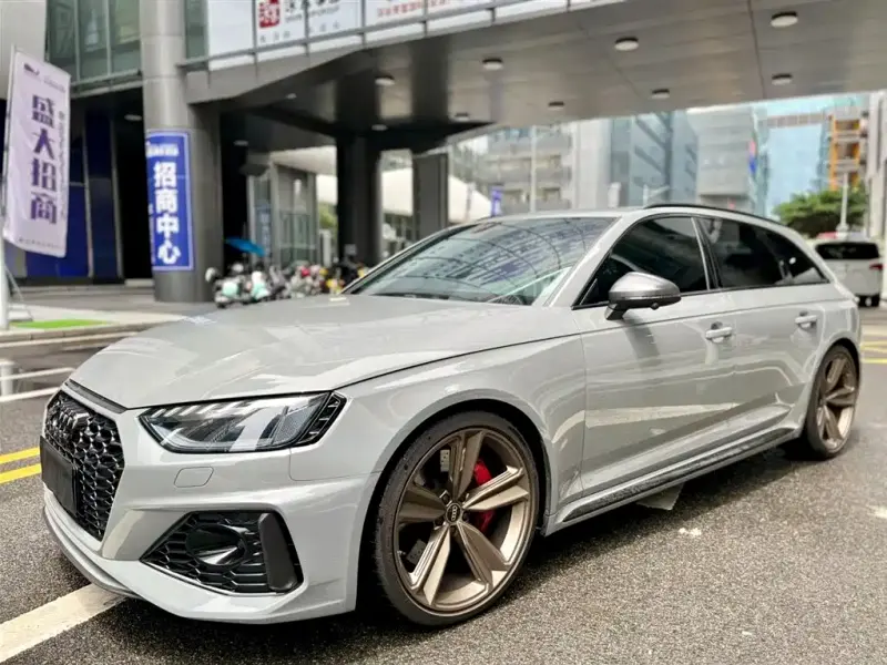 Audi RS 4, 2022
