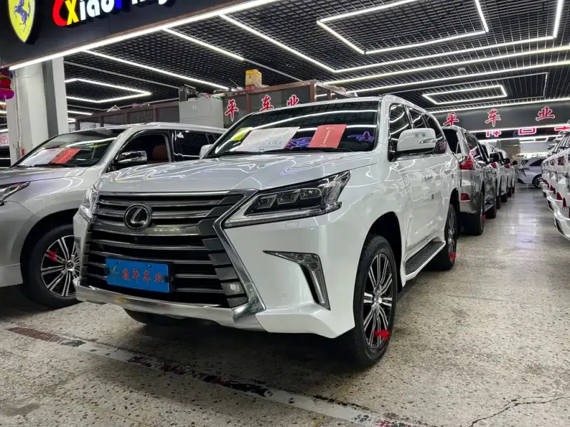 Lexus LX, 2017 — фото 1