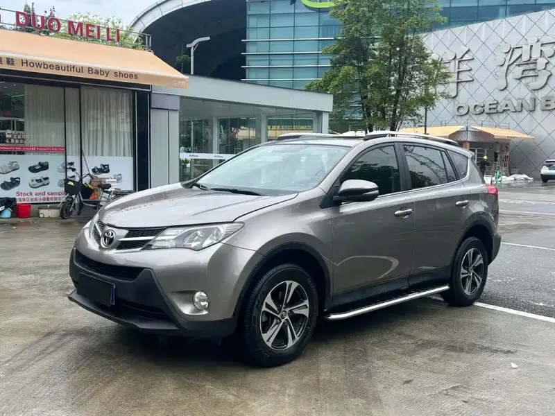 Toyota RAV4, 2015 — фото 1