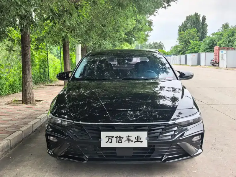 Hyundai Elantra, 2023 — фото 1