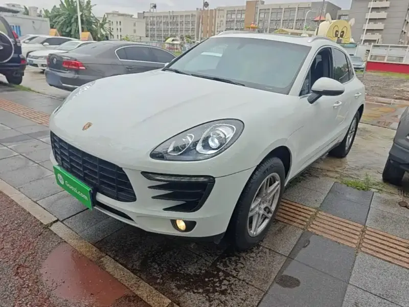 Porsche Macan, 2015