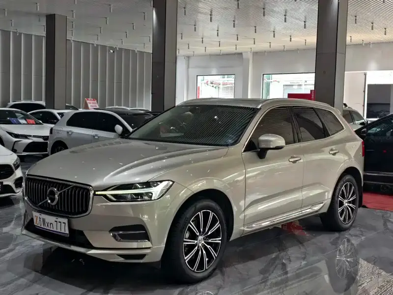 Volvo XC60, 2020 — фото 1