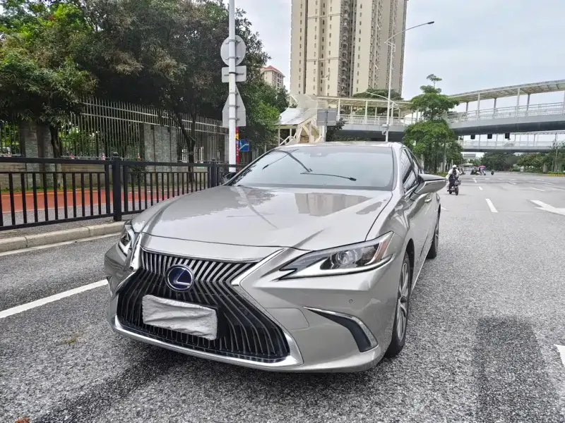 Lexus ES, 2020