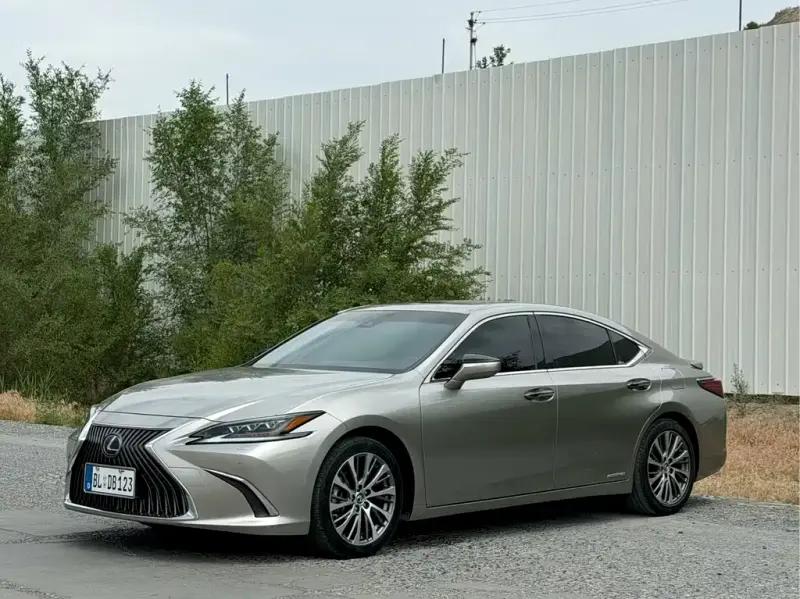 Lexus ES, 2019