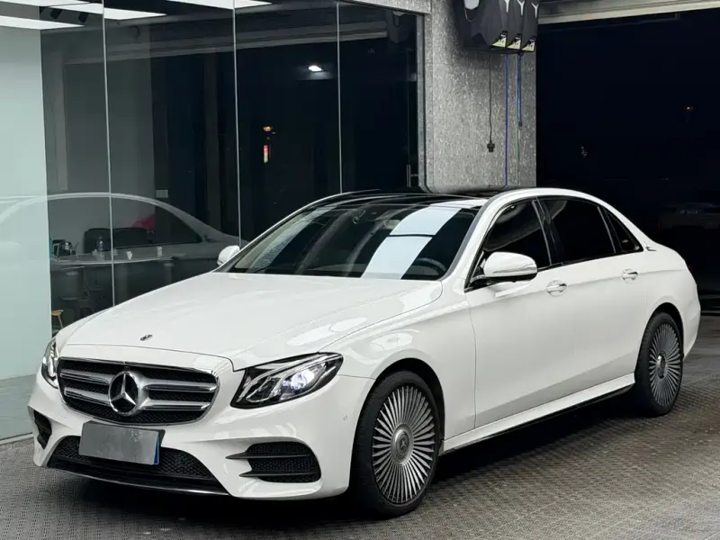 Mercedes-Benz E-Class, 2020 — фото 1