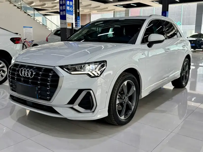 Audi Q3, 2022