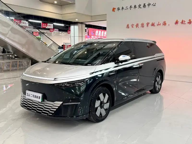 XPeng X9, 2024