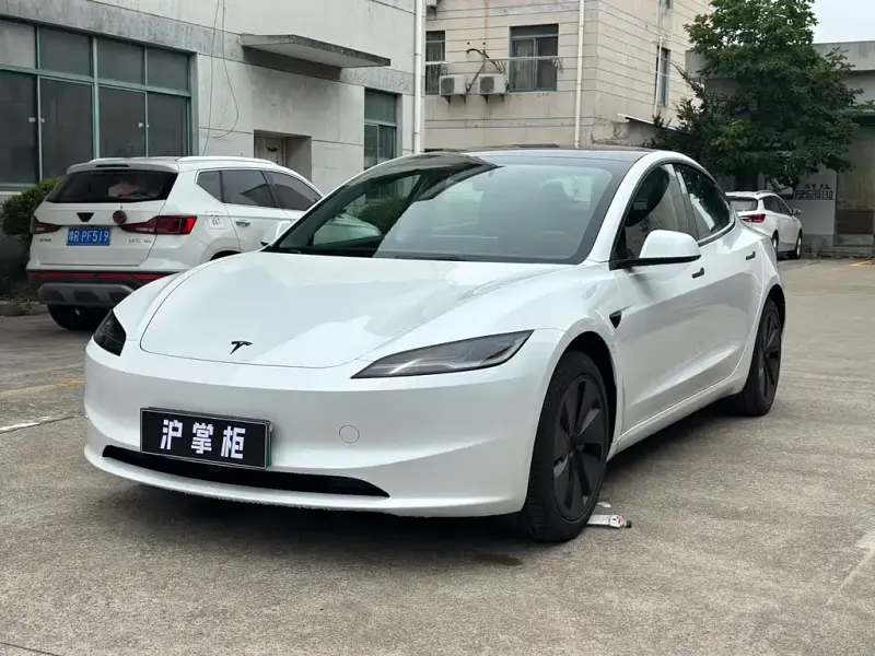 Tesla Model 3, 2026