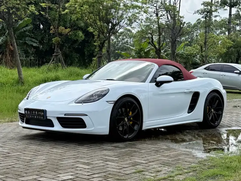 Porsche 718, 2016