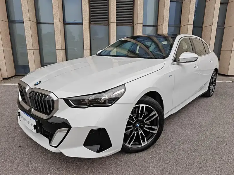 BMW 5 Series, 2025