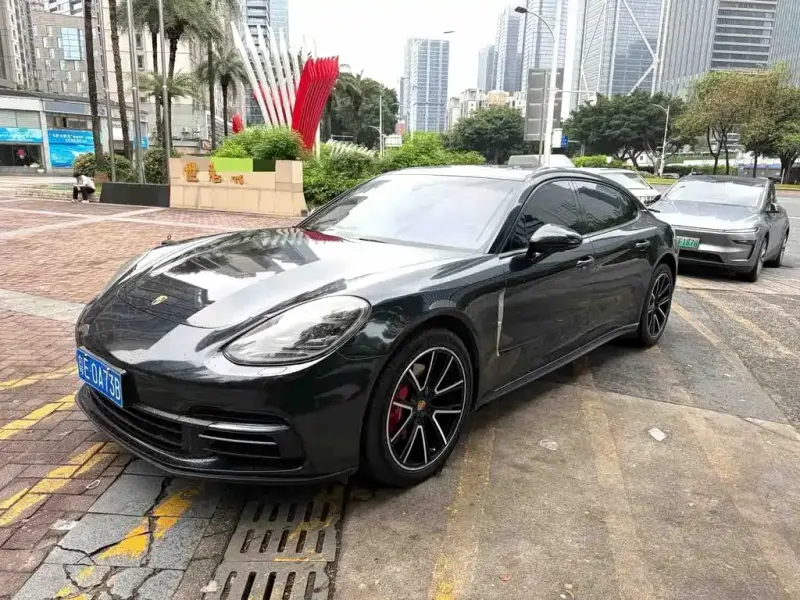 Porsche Panamera, 2018 — фото 1