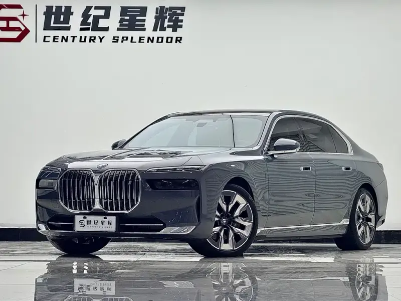 BMW i7, 2023 — фото 1