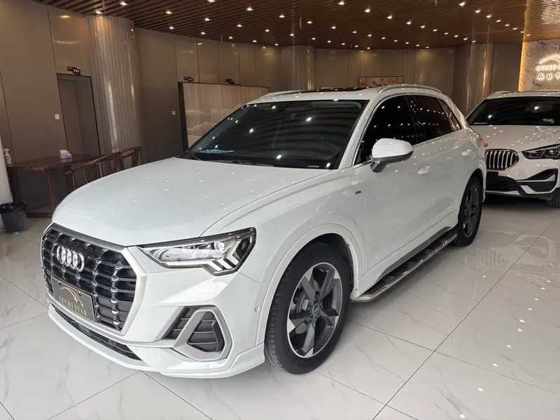 Audi Q3, 2022