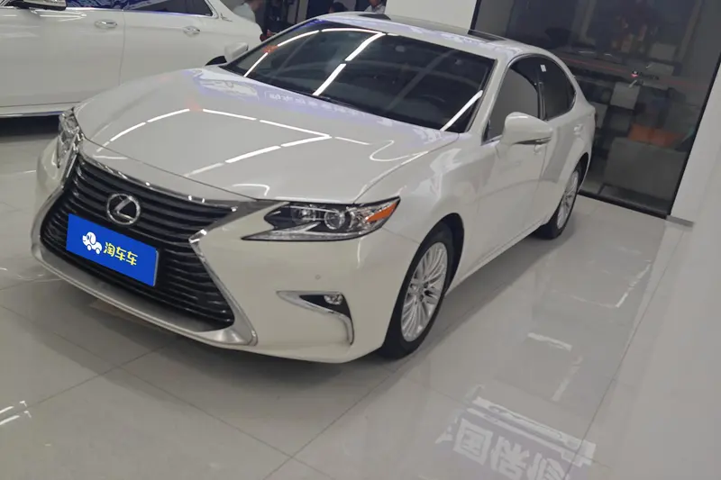 Lexus ES, 2015