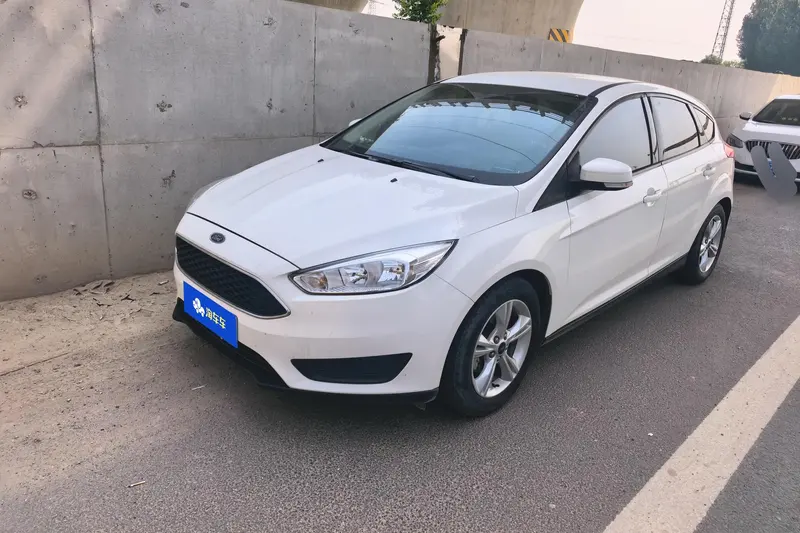 Ford Focus Classic Edition Hatchback 1.6L Auto Comfort Version Edition, 2018 — фото 1
