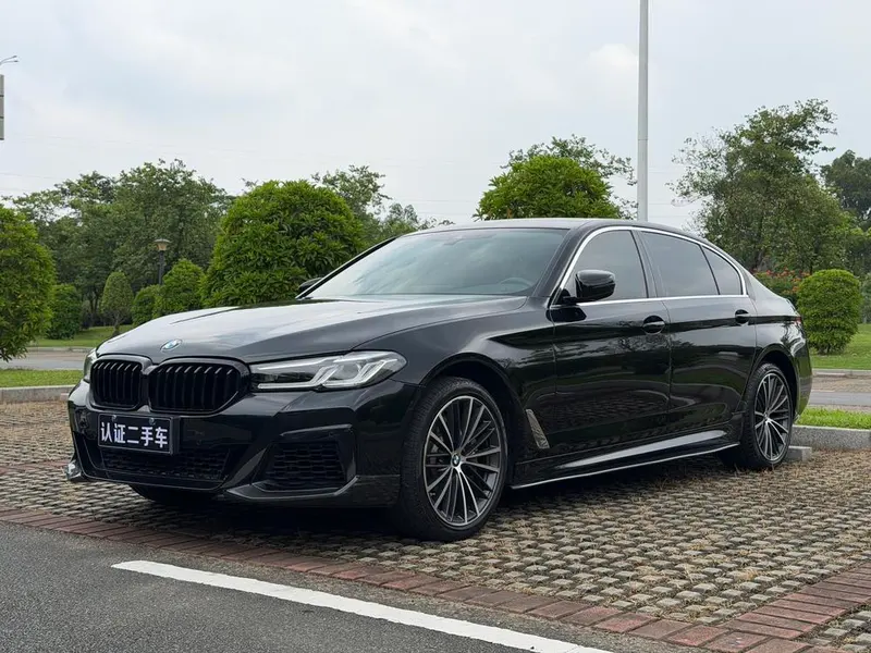 BMW 5-Series, 2022