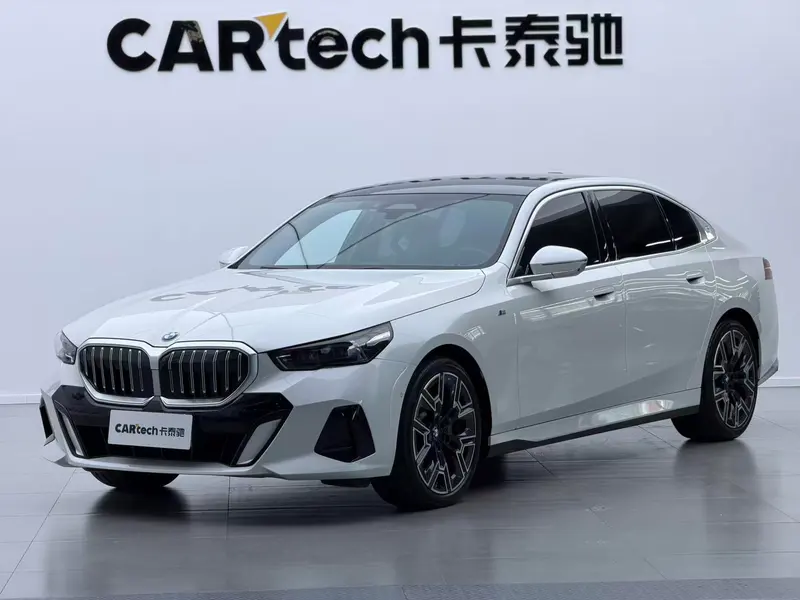 BMW 5-Series, 2024