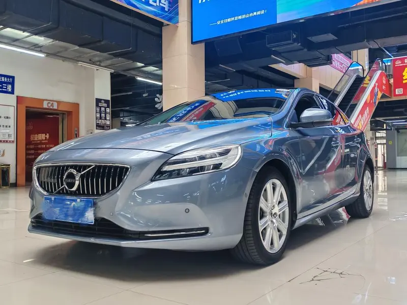 Volvo V40, 2018