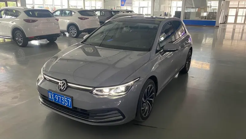 Volkswagen Golf, 2023