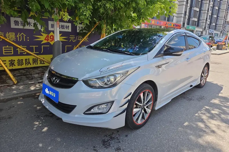 Hyundai Elantra Langdong 1.6L Auto Leading Version, 2015 — фото 1