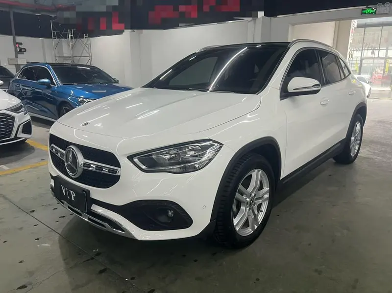 Mercedes-Benz GLA GLA 180, 2020 — фото 1