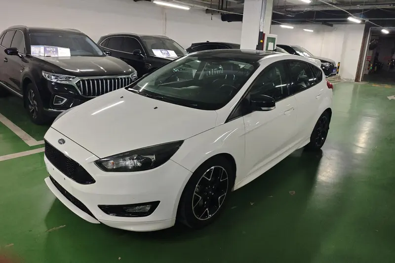 Ford Focus 1.5T CTCC White Black Limited Edition, 2017 — фото 1
