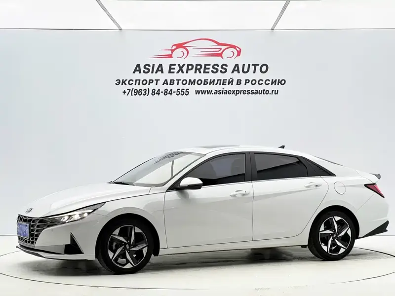Hyundai Elantra, 2022