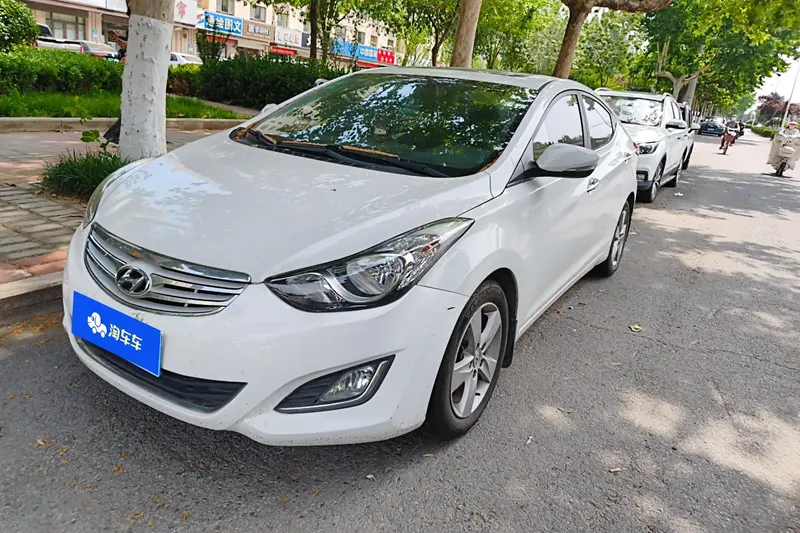 Hyundai Elantra Langdong 1.6L Auto Leading Version, 2013 — фото 1