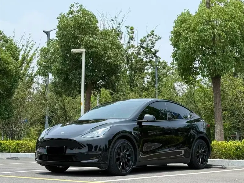Tesla Model Y, 2023