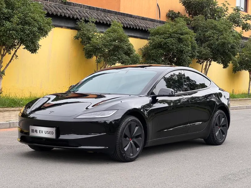 Tesla Model 3, 2025