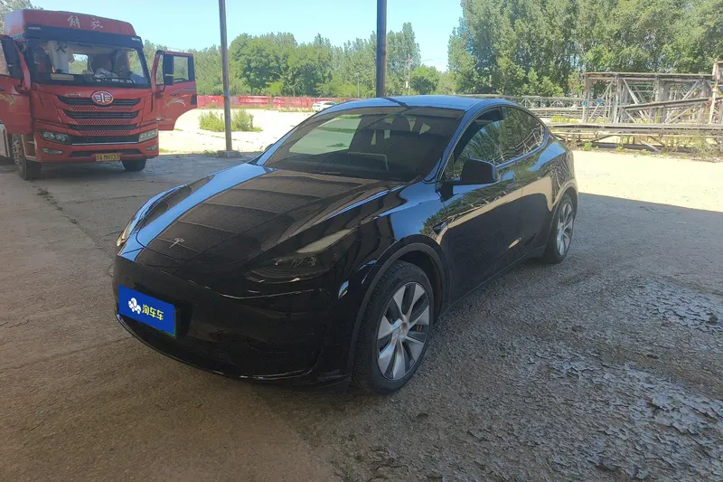 Tesla Model Y, 2022