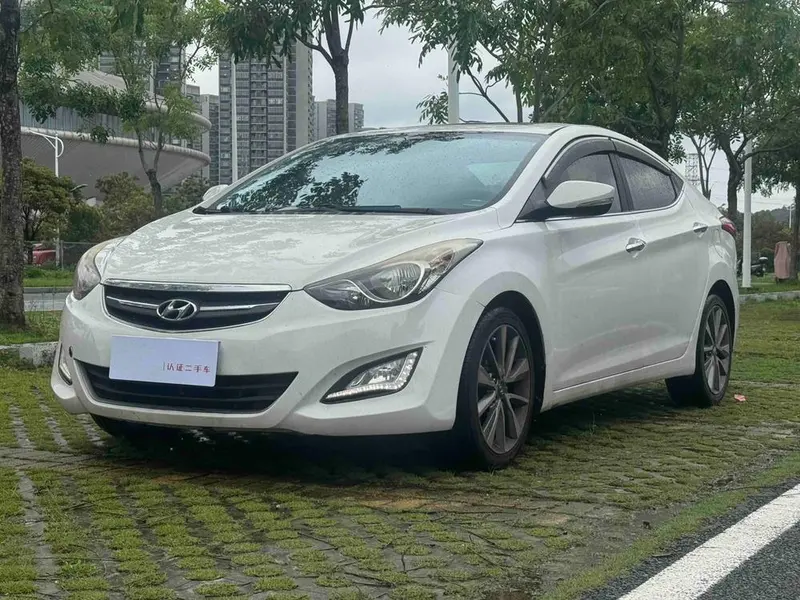 Hyundai Elantra Langdong 1.6L Auto Leading Version, 2015 — фото 1