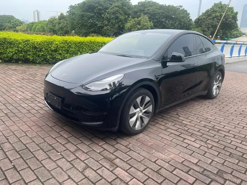 Tesla Model Y, 2021