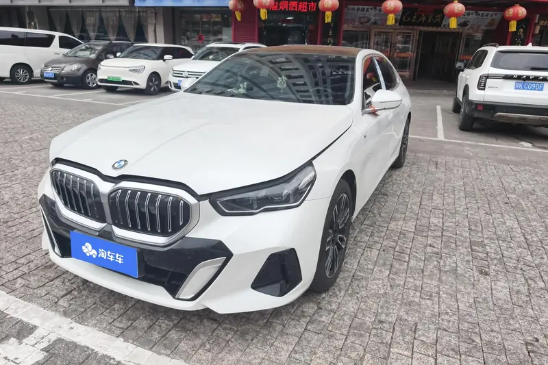 BMW 5-Series, 2024