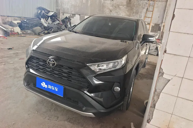 Toyota RAV4 2.0L CVT 2WD Style PLUS Edition, 2022 — фото 1
