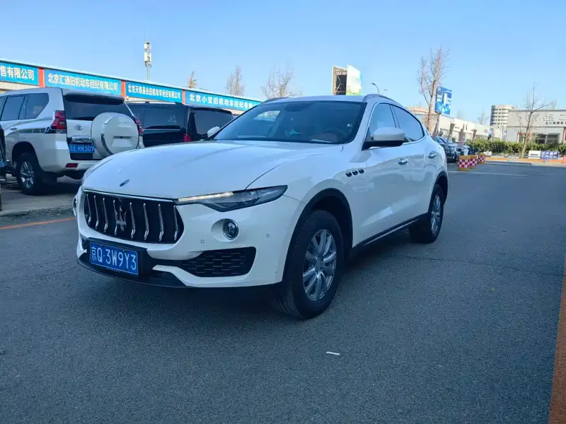 Maserati Levante, 2017 — фото 1