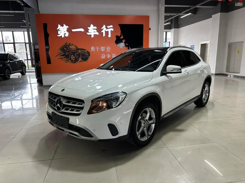 Mercedes-Benz GLA GLA 200 Version, 2018 — фото 1