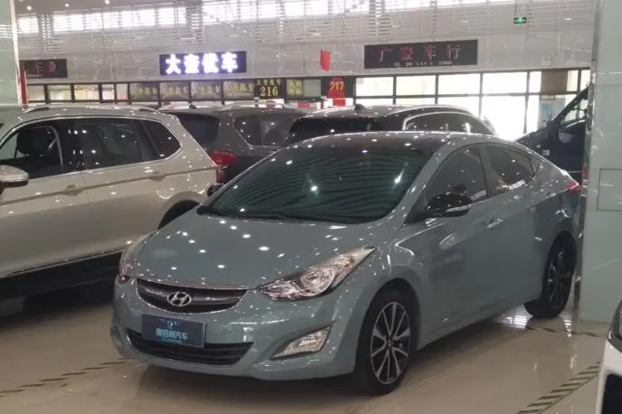 Hyundai Elantra Langdong 1.6L Auto Leading Version, 2015 — фото 1