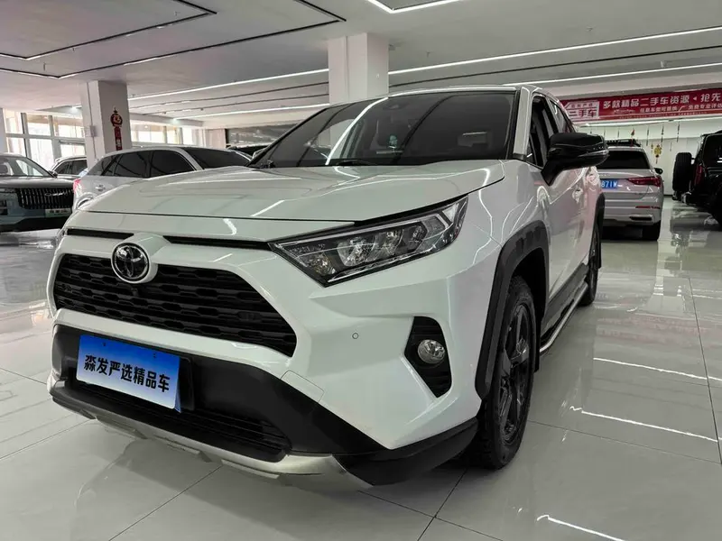 Toyota RAV4 2.0L CVT 4WD Style Edition, 2022 — фото 1