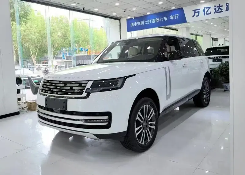 Land Rover Range Rover 3.0 L6 400PS Extended Edition, 2023 — фото 1