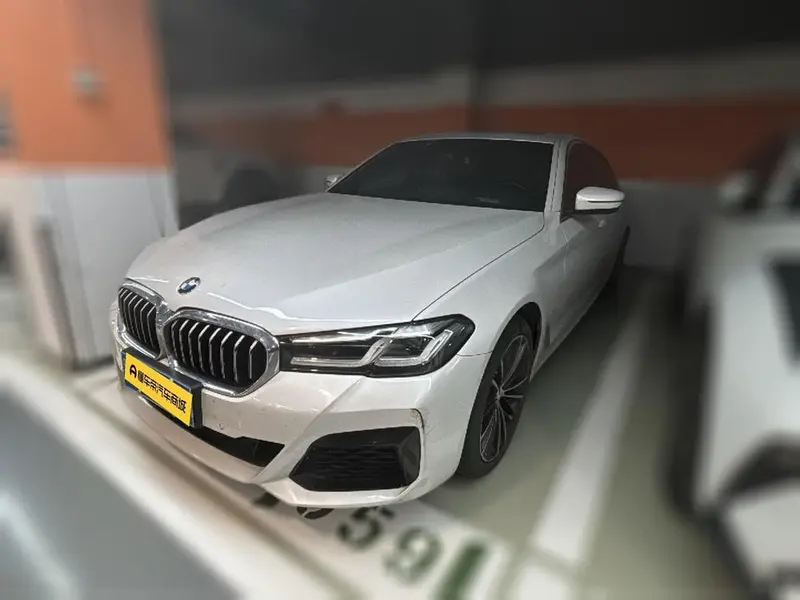 BMW 5-Series, 2022