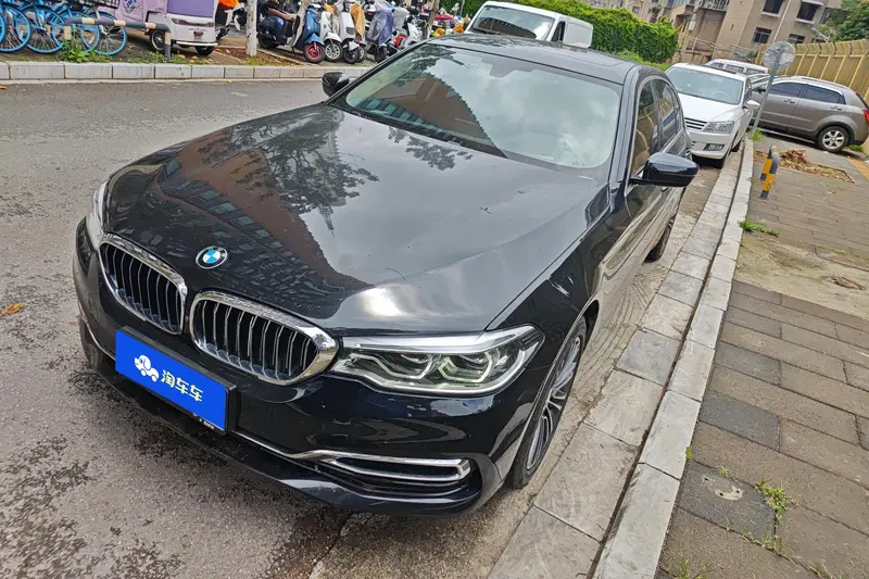 BMW 5-Series, 2019