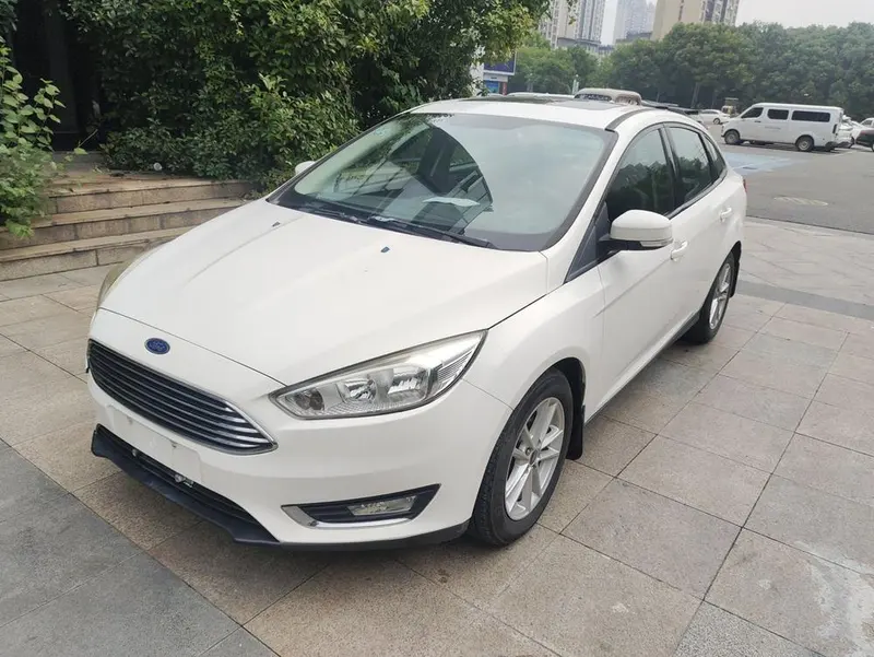 Ford Focus Sedan 1.6L Auto Style Version, 2015 — фото 1