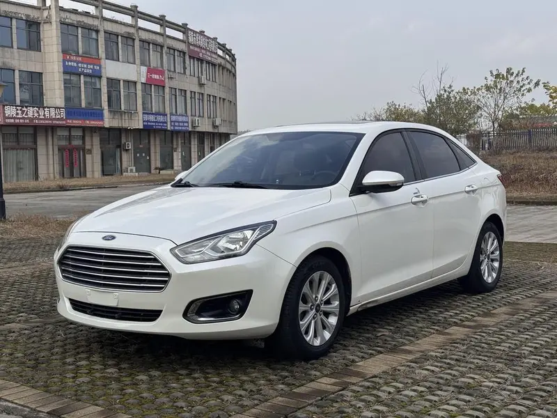 Ford Escort 1.5L Auto Comfort Version, 2015 — фото 1