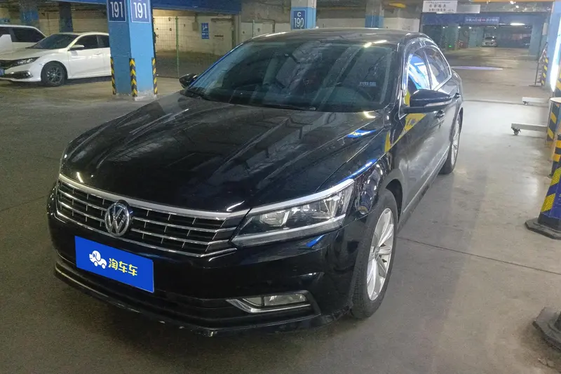 Volkswagen Passat 330TSI DSG Premium Edition, 2017 — фото 1