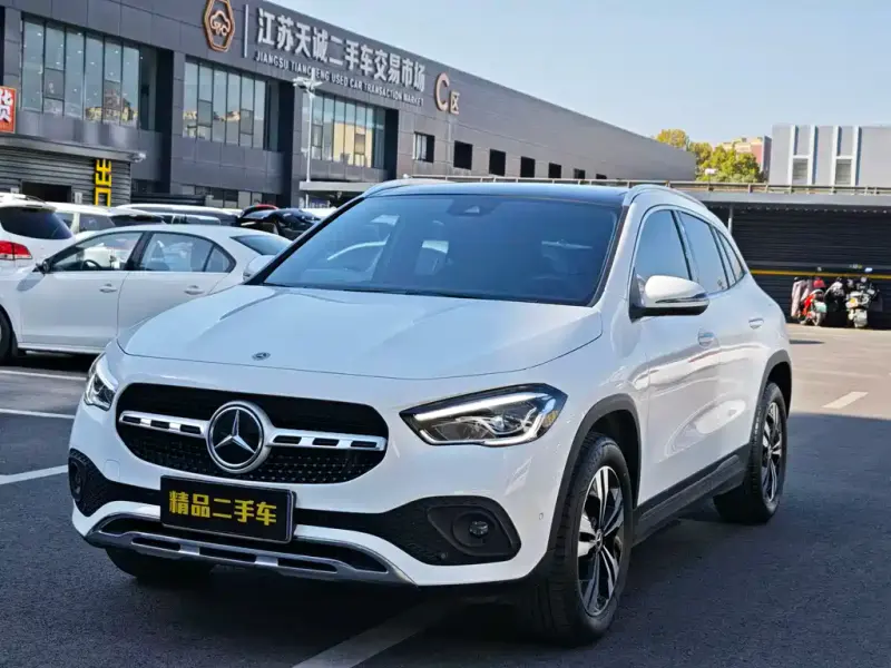 Mercedes-Benz GLA, 2022 — фото 1