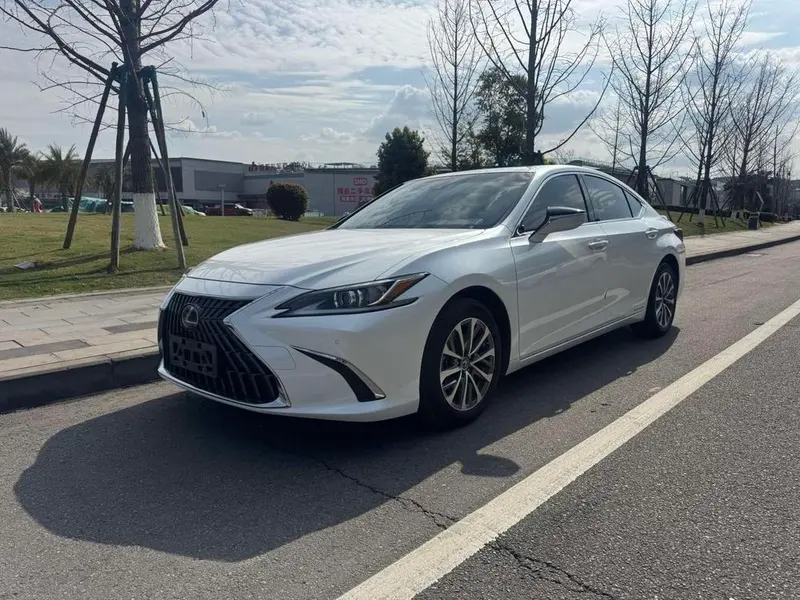Lexus ES, 2021