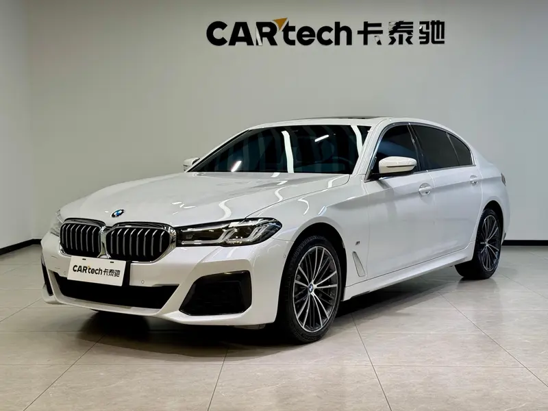 BMW 5-Series, 2022